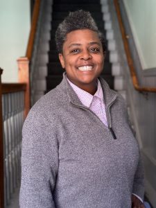 Flo Edwards headshot